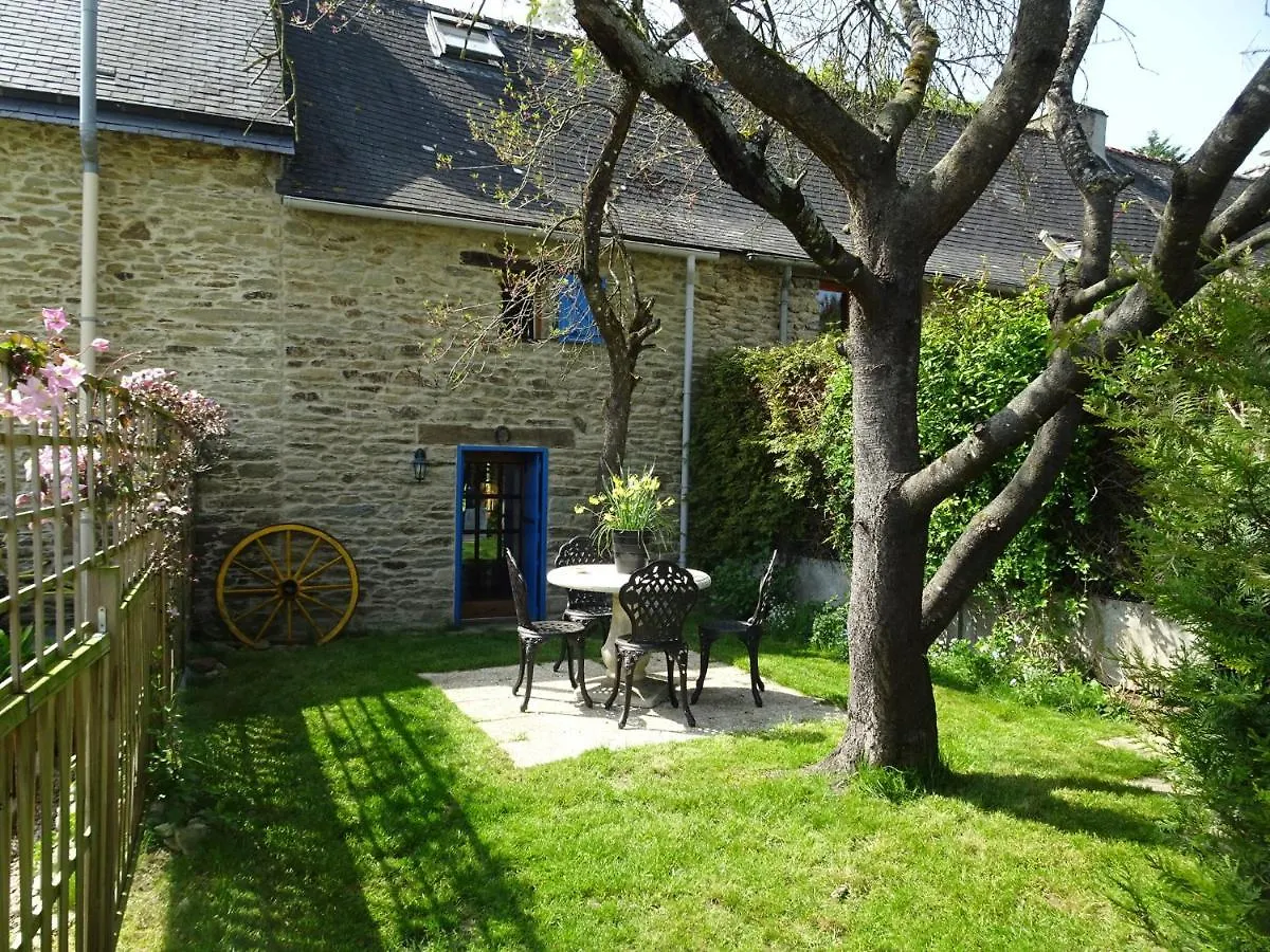 La Porcherie Villa Hellean 0*,